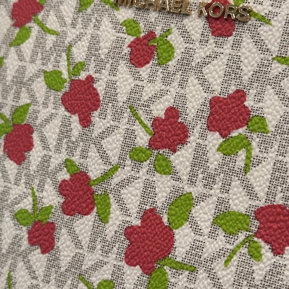 Michael Kors Bag Carter Rose Tote - Picture 17 of 17